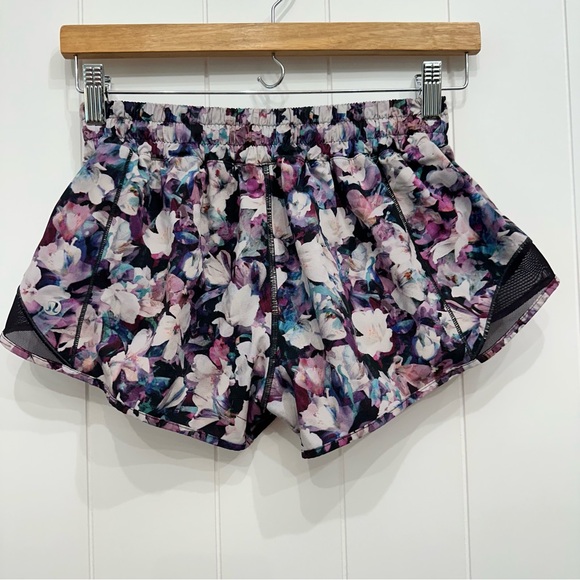 Lululemon Hotty Hot Short II 2.5" Utopia Multi Deep Phantom Black Purple White 6 - Picture 2 of 12